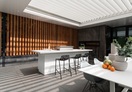 Modern outdoor kitchen with mobile Carrier Veenendaal