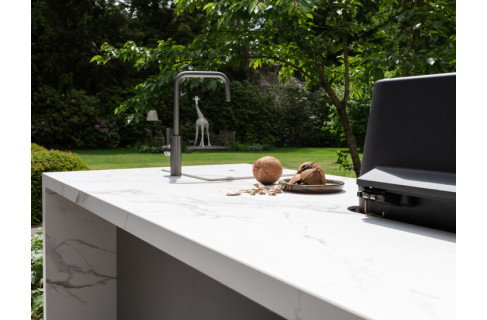 Complete Gooische buitenkeuken in exclusieve landschapstuin